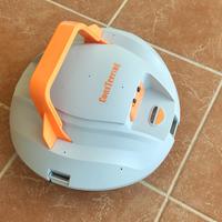 Robot pulitore piscina senza fili.