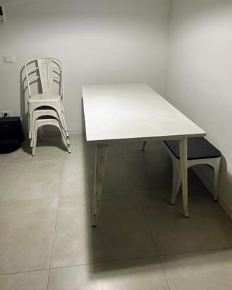 Set tavolo + 4 sedie + panca in metallo