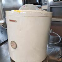boiler per acqua calda usato