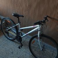 Bicicletta Rockrider Five.Zero – Colore bianco