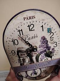 Orologio da parete a pendolo in legno con pila mai