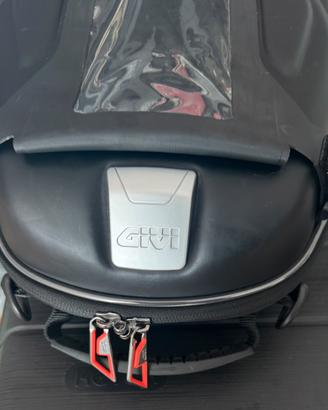 Borsa serbatoio Givi ST605+ come nuova. Att.bmw