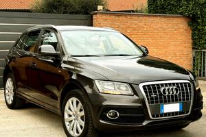 Audi Q5 2.0D aut. "S-line" int/est-Pelle,Nav-FUL