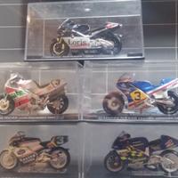 Lotto n. 5 Modelli di moto scala 1/18 con teca