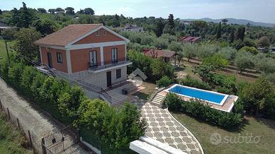 VILLA SINGOLA A GALLICANO NEL LAZIO