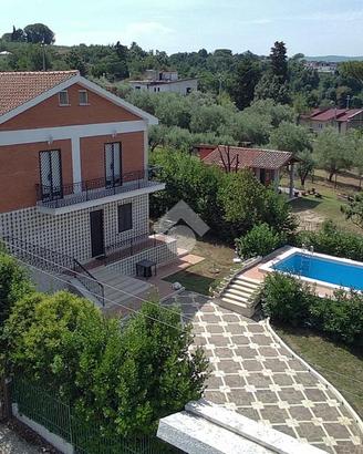 VILLA SINGOLA A GALLICANO NEL LAZIO