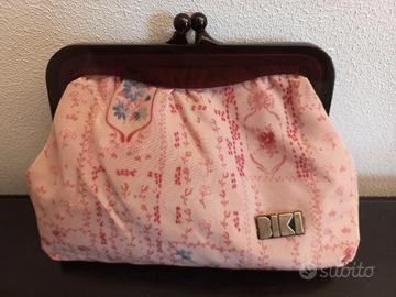 Pochette vintage in seta di BIKI Montenapoleone Mi