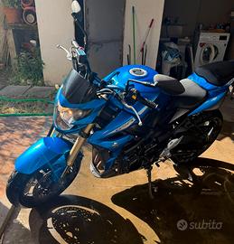 Motocicletta Suzuki GSR750