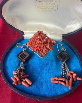 Gioielli La Perla: anello e orecchini corallo