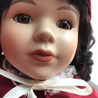 Bambola in porcellana 'Laura'