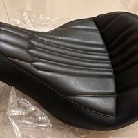 Sella Mustang 2in1 per Harley softail 18-24