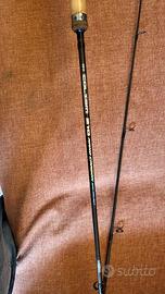 canna da pesca con Moulino