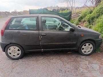 completa per ricambi ,  motore compreso, 500 euro 