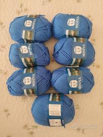 Gomitoli di vari materiali