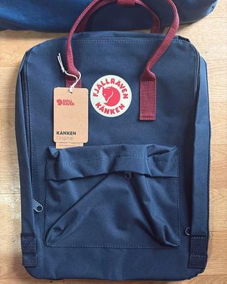 zaino Fjallraven Kanken Blu e Rosso/Bordeaux