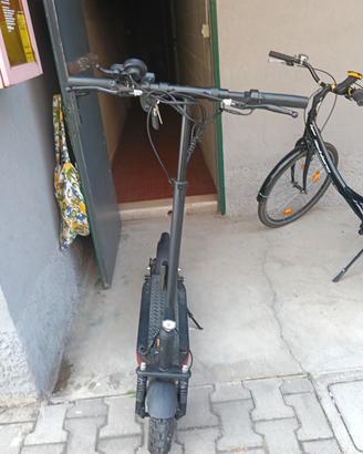 monopattino scooter 