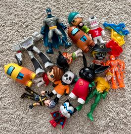 Lotto 18+ action figures e personaggi cartoon