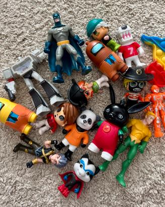 Lotto 18+ action figures e personaggi cartoon