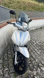 Beverly 350 Sport Touring