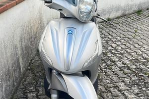 Beverly 350 Sport Touring