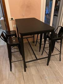 Tavolo nero alto Ikea