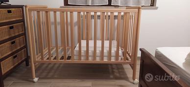 Lettino neonato in legno massello