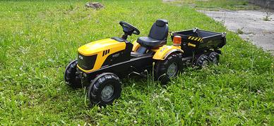 Trattore con rimorchio JCB