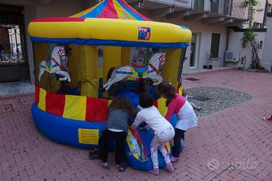 GIOSTRA GONFIABILE PER BAMBINI