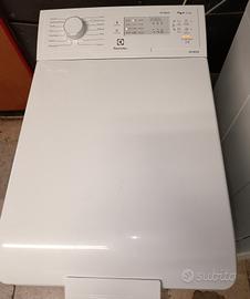 Lavatrice Electrolux carica dall 'alto 6kg