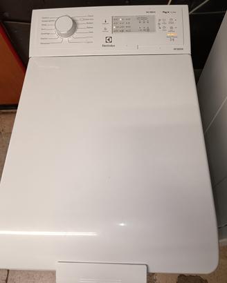 Lavatrice Electrolux carica dall 'alto 6kg