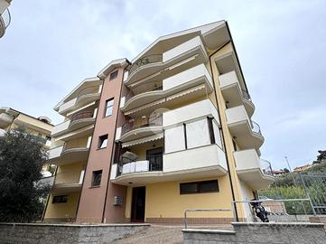 3 LOCALI A SPOLTORE
