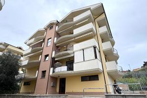 3 LOCALI A SPOLTORE