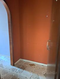 Casa in zona centro ben servita , solo referenziat