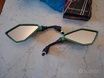 Specchietti universali da moto