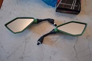 Specchietti universali da moto