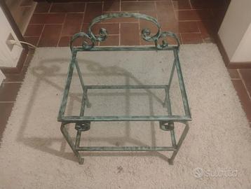 TAVOLINO / COMO' IN FERRO BATTUTO/VETRO