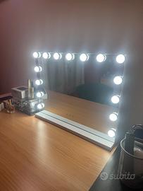 Specchio led per trucco