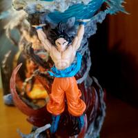 Statua Dragon Ball Z Goku Power Genkidama 20 cm .