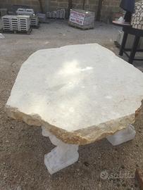 Tavolo in pietra