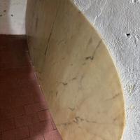 Lastra in marmo beige venato