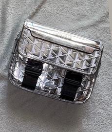 Tracolla lacoste argento specchiata