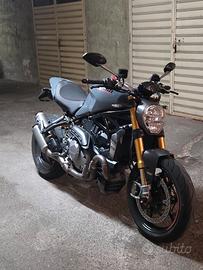 ducati monster  1200s 