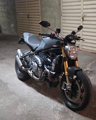 ducati monster  1200s 