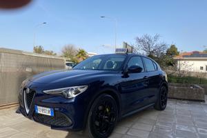 Alfa Romeo Stelvio 2.2 Turbodiesel 160 CV AT8 RWD 