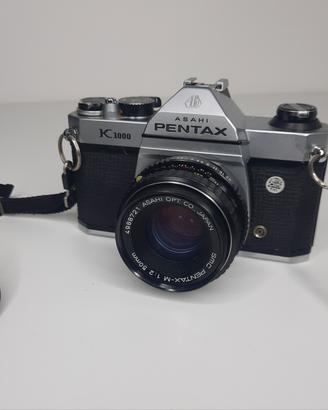 fotocamera pentax k1000 con obiettivi e filtri