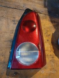 Faro posteriore dx  Opel Agila anni 2006 ss