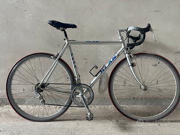 Bici da corsa Alan componenti Campagnolo