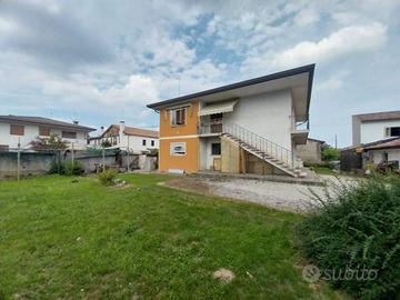 Villa di 289 m² con più di 5 locali e box auto a S