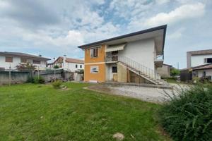 Villa di 289 m² con più di 5 locali e box auto a S
