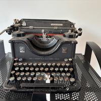 Macchina da scrivere antica